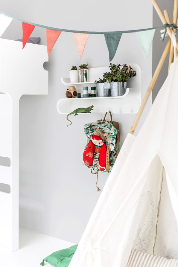 M Shelf - White On White