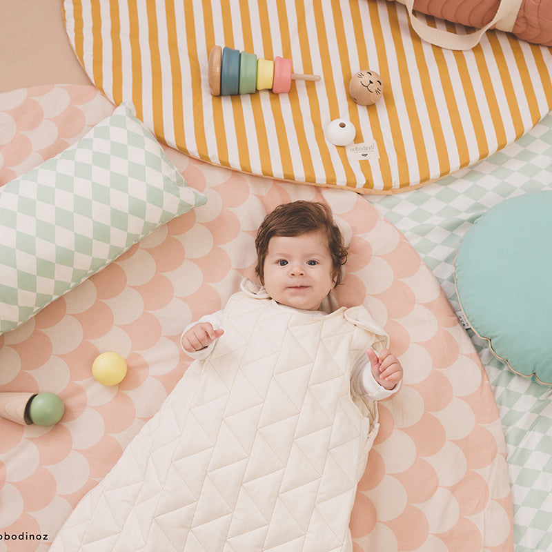 Apache Carpet Small in Sand White Stars