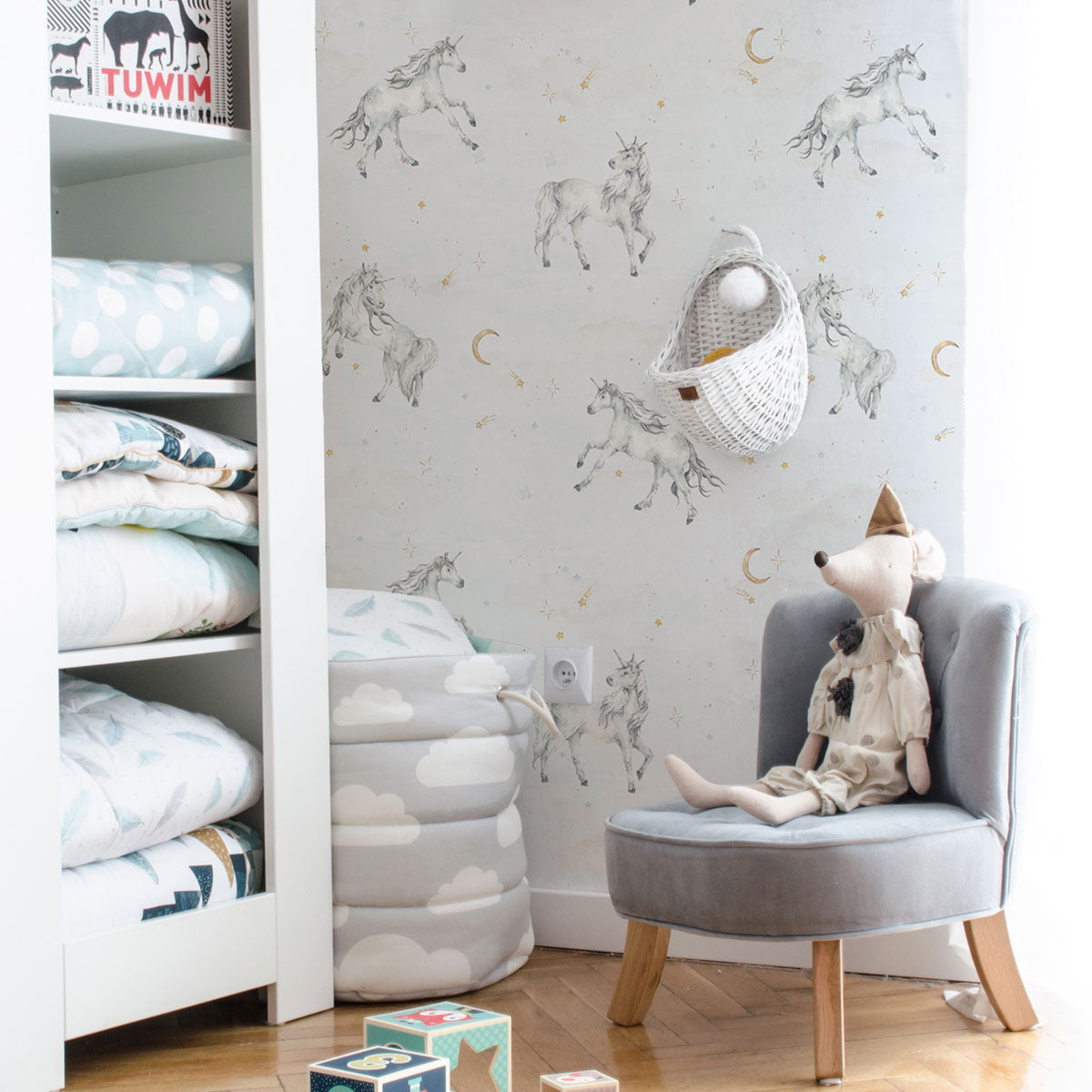 Unicorns in the sky wallpaper