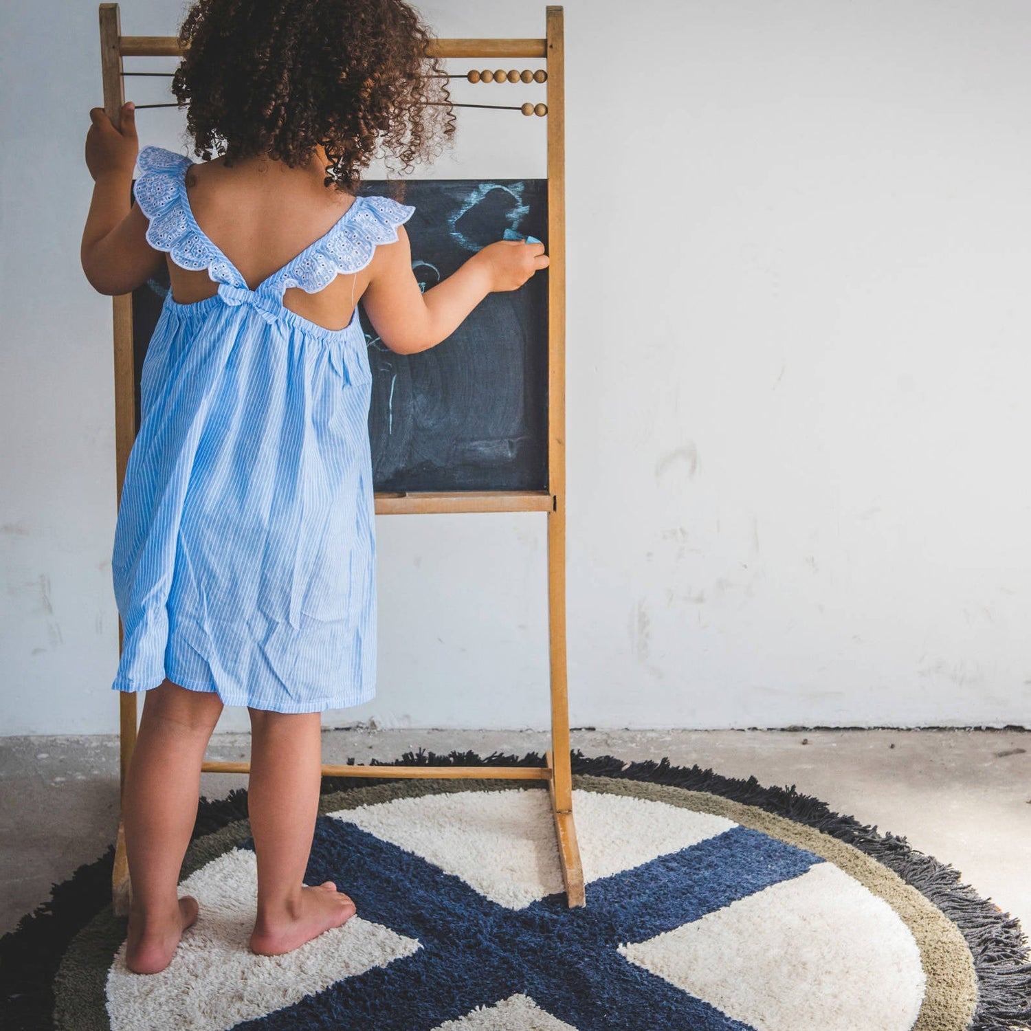 Round Crosses Rug - Navy,Green