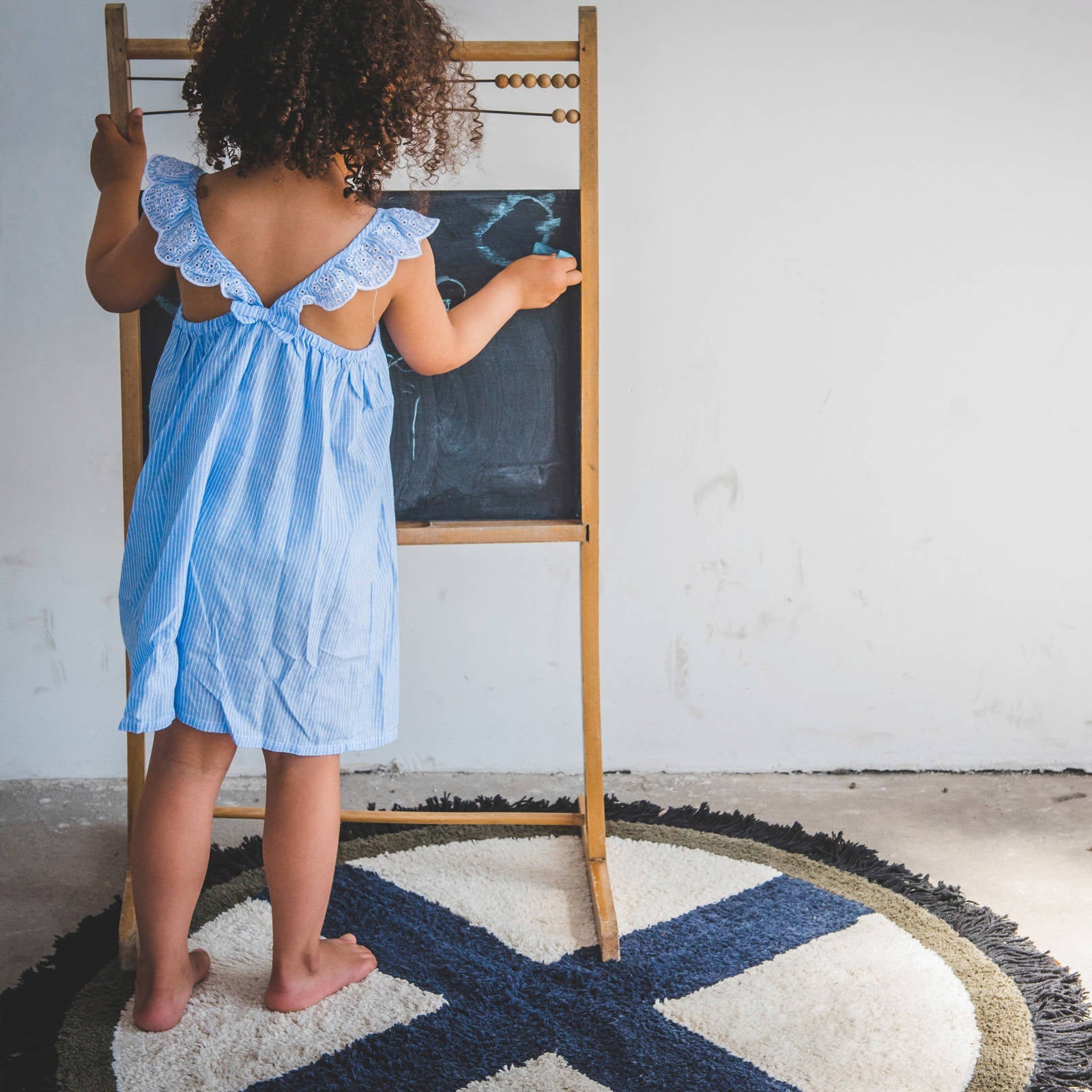 Round Crosses Rug - Navy,Green